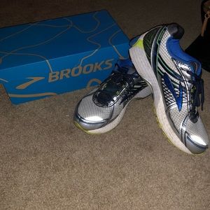 Used Brooks Men’s US 12.5 Extra wide shoes